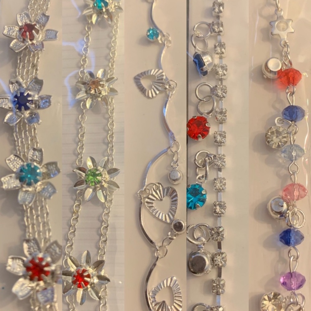 Assorted bracelet bundle - Picture 2 of 3